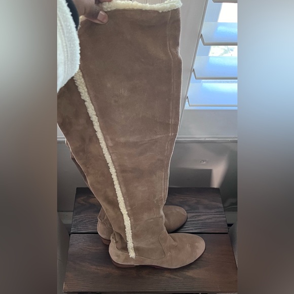 Over the knee - Picture 1 of 2